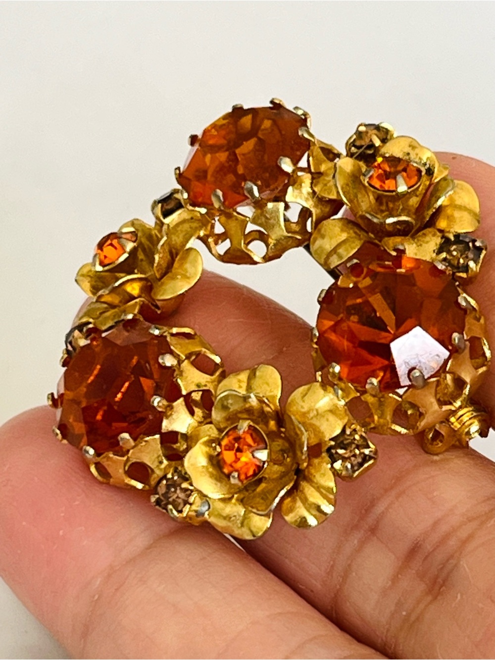 Vintage Signed "Made Austria" Amber Crystal Brooch - Floral Wreath - Picture 6 of 10